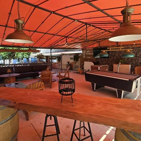 Mobil-home Pmr Avec Terrasse Pour 4 Pers. - Api-1-52-1668 * Espira-de-Conflent
